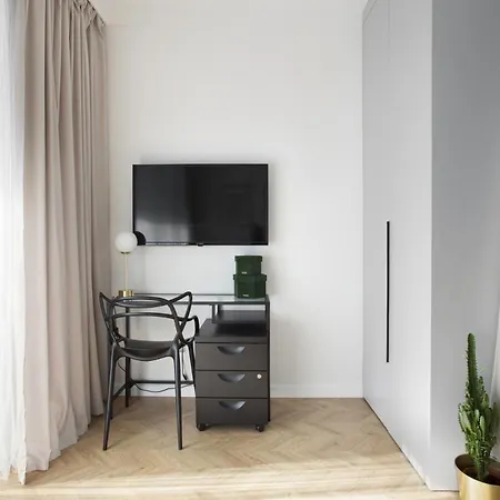 Elite Sunny Apartment